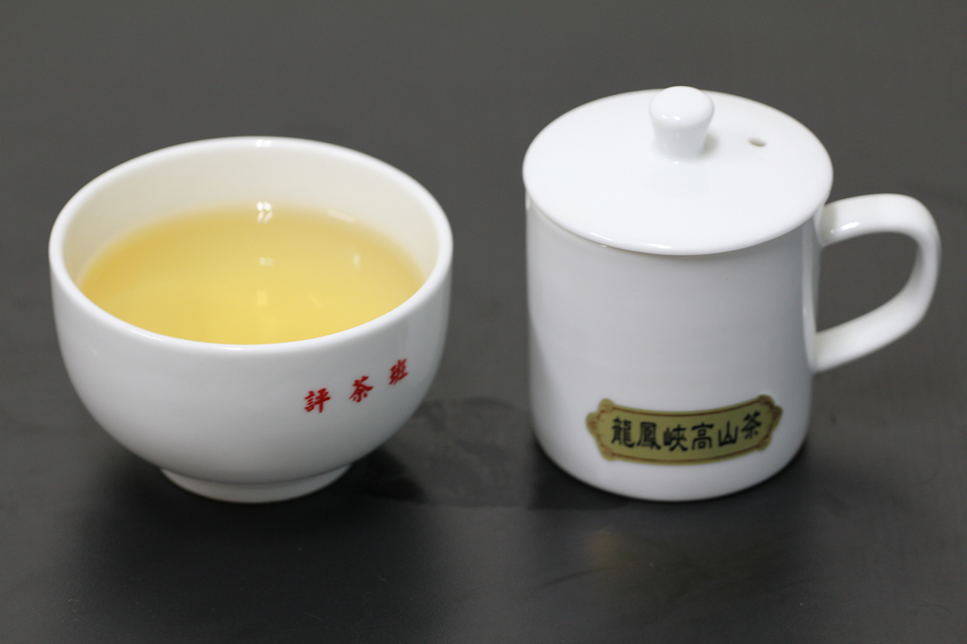 杉林溪龍鳳峽茶【蘋果綠4兩罐】